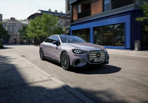 Mercedes klasy C Electric: 942 światełka na grillu, 490 KM i do 762 km zasięgu