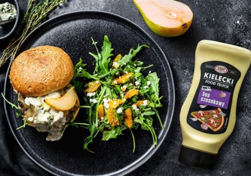 Burger z czosnkowo-serową nutą