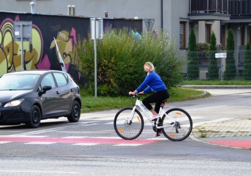 Przejazd rowerowy – kto i kiedy ma pierwszeństwo? Kiedy musisz przepuścić rowerzystę?