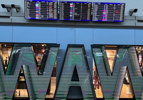 Jak radziły sobie warszawskie hotele lotniskowe na początku 2026?