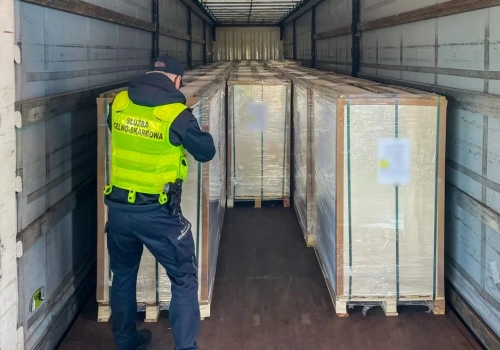 Transport odzieży w systemie SENT – kontrole trwają, kary liczone są w tysiącach