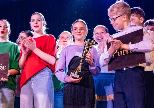 Koncert „Krëbanów” poza folklorem. Publiczność wypełniła salę w Brusach