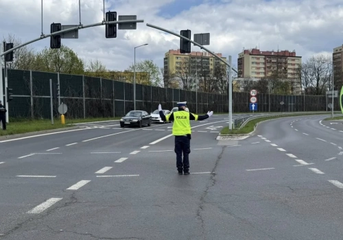 Policjanci drogówki z całego Śląska rywalizowali na skrzyżowaniu w Jaworznie