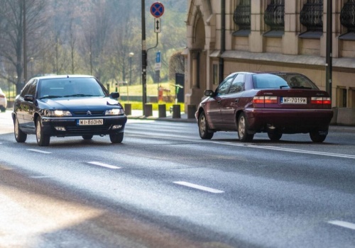 UE pracuje nad zmianami w badaniach technicznych aut. 10-latki i starsze będą miały problem?