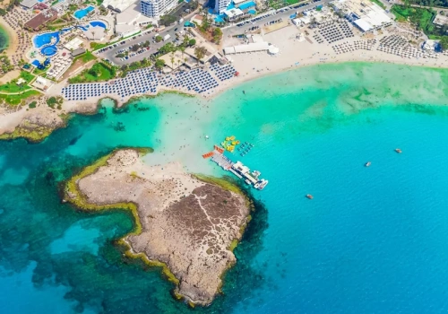 Turyści rezygnowali z wakacji na tej wyspie. Jest nowy komunikat MSZ