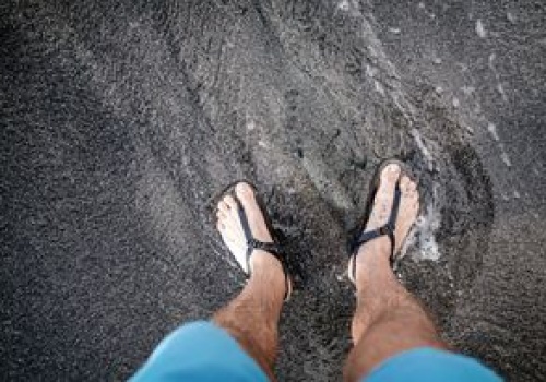 Wakacje w stylu Hollywood? Jakie sandały męskie wybrać, by wyglądać jak ikona mody?