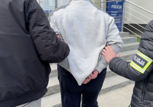 Diagnosta „podbijał” przeglądy bez weryfikacji stanu technicznego pojazdów. Grozi mu 10 lat więzienia