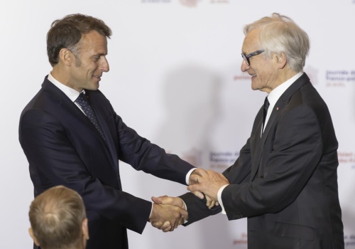 Gdańsk. Andrzej Seweryn z Nagrodą im. Geremka. Statuetkę wręczył Emmanuel Macron