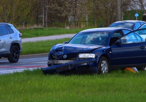 Kolejny dziś raz i to w tym samym miejscu. Znów zderzyły się dwa auta
