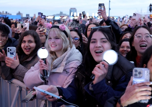 Jak bycie fanem BTS wpływa na psychikę? Naukowcy odkryli coś zaskakującego
