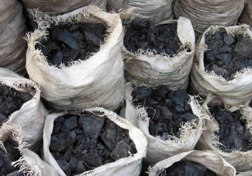 Węgiel wciąż rządzi. Ale powoli już nie daje rady