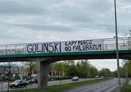 Żużel. Fani Falubazu znów uderzają w prezesa! Piszą o długu!