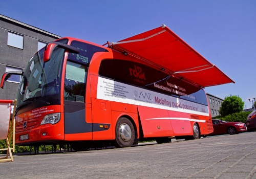 „Oddaj krew – odbierz drzewko”. Leśnicy i krwiodawcy łączą siły dla ludzi i natury