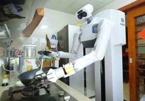 Po tańcu i biegach chińskie roboty wchodzą do domów. Sygnał dla branży