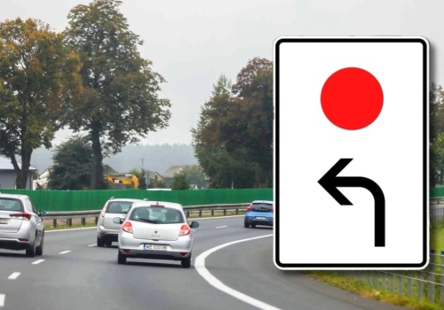 Zapamiętaj czerwoną kropkę. Ten znak przyspieszy twoją podróż