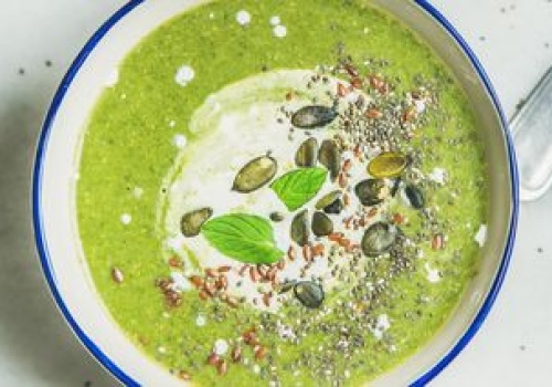 Nie wyrzucaj tych liści. Przygotuj z nich pyszną zupę