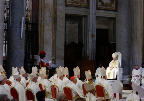 Msza w pierwszą rocznicę śmierci papieża Franciszka w bazylice, gdzie jest pochowany