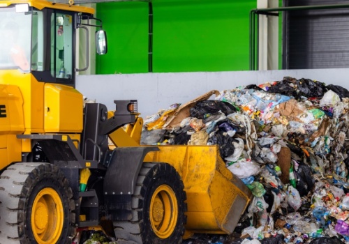 Ze śmieciami przez 50 km. Powód? PSZOK nie przyjmie odpadów