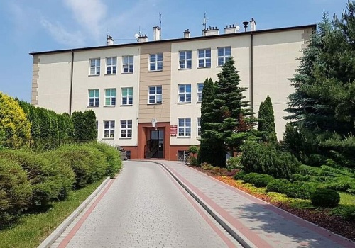 Rzeszowska placówka edukacyjna poszukuje pracownika utrzymania czystości – praca na pełny etat