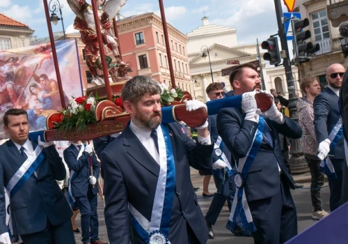 Narodowy Marsz Życia. Orszak ze św. Michałem Archaniołem przyciągnął uwagę