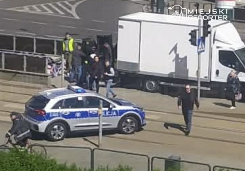 Akcja policji i KAS w przejściu pod Targową. W tle narkotyki i nielegalny hazard