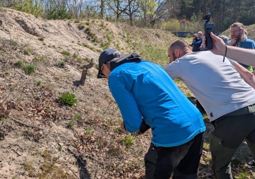 Niepozorne miejsce a jednak wyjątkowe. Jest jednym z najcenniejszych siedlisk dzikich zapylaczy w Polsce