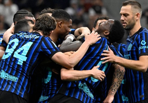 Koledzy uratowali Zielińskiego! Pięć goli w półfinale Pucharu Włoch