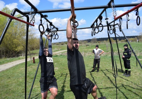 Firerun Team Challenge w Krasnymstawie. Strażacy i pasjonaci zmierzyli się na wymagającej trasie
