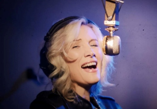 Najpierw potrzebna jest NADZIEJA NA NADZIEJĘ. Iza Połońska z nowym utworem!