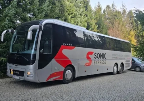 Transport dla grup zorganizowanych w Katowicach – rozwiązania dla szkół i firm