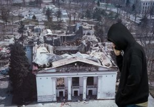 Wstrząsające doniesienia z Mariupola. Rosja bezcześci masowe groby