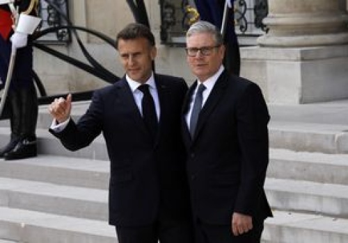 Spotkanie wojskowe w Londynie. W tle cieśnina Ormuz