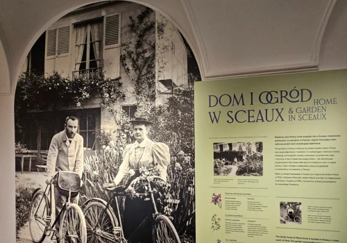 To zdjęcie z noblistką kryje ważny szczegół. Tak powstał pomysł na wystawę