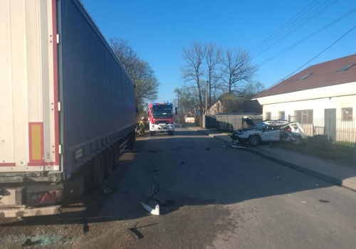 Wypadek w Dobrej. Jedna osoba w szpitalu