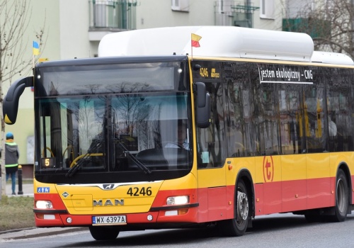 Spał w autobusie i nie reagował. Od 17-latka nie było też czuć alkoholu