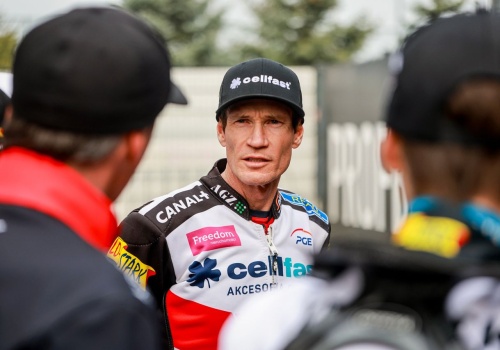 Żużel. Pokaz siły liderów Stali. Jason Doyle spóźnił się na spotkanie