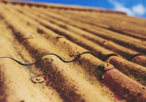 Wielkie sprzątanie Rzeszowa. Ponad 130 ton azbestu zniknie z dachów i posesji