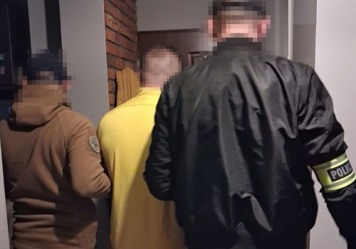 Policjanci z Tomaszowa Lubelskiego zatrzymali w Rzeszowie 29-latka poszukiwanego listem gończym