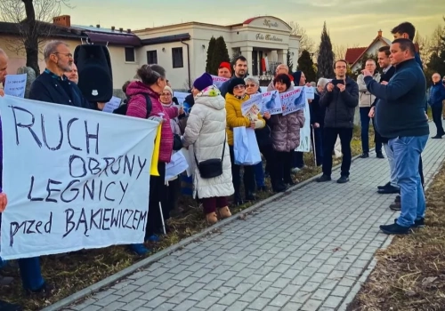 Prokuratura odmówiła śledztwa. Przeciwnicy Bąkiewicza nie znieważyli narodu polskiego
