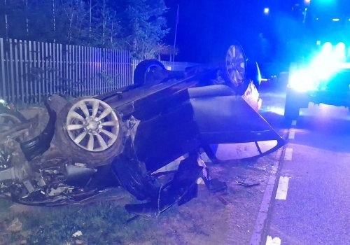 Dachowanie samochodu w Głobinie koło Słupska. Policja ustala okoliczności