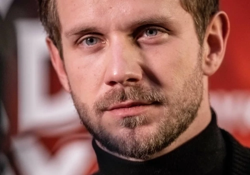 Aktor nie wytrzymał. Pozywa matkę swojego dziecka