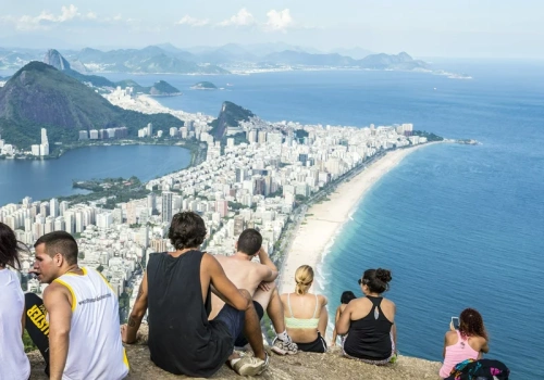 Turyści uwięzieni w punkcie widokowym. Policja walczyła z gangiem