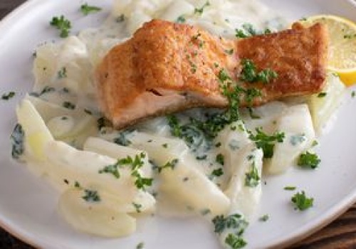 Taka kalarepka zastępuje ziemniaki i surówkę. Pasuje do ryby i do kurczaka