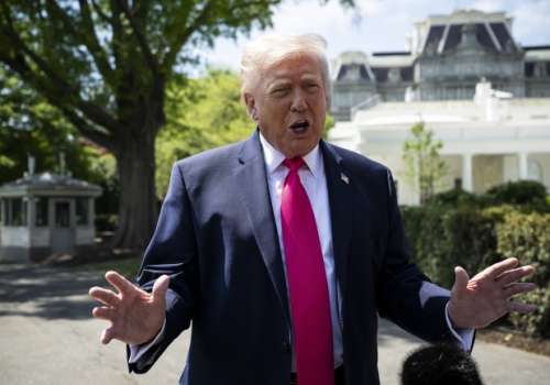 Trump ocenia, że Iran chce otworzyć cieśninę Ormuz, ale nie chce stracić twarzy. Zawieszenie broni przedłużone. Co na to Iran?