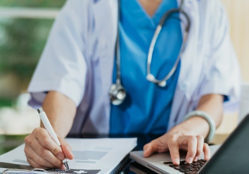 Jedna litera na zwolnieniu L4 zmienia wszystko. Kod A zaskakuje pracowników