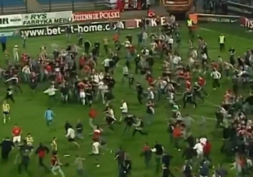 Szokujące sceny po meczu w Krakowie. Prezes opublikował nagranie