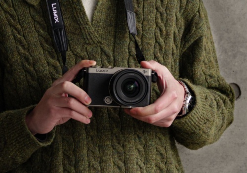 Panasonic rozszerza linię LUMIX S9 o nową, elegancką wersję kolorystyczną Black Titanium