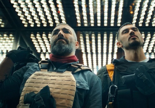 Nowy numer 1 Prime Video w Polsce: meksykański thriller akcji pokonał Marka Wahlberga i Chrisa Hemswortha