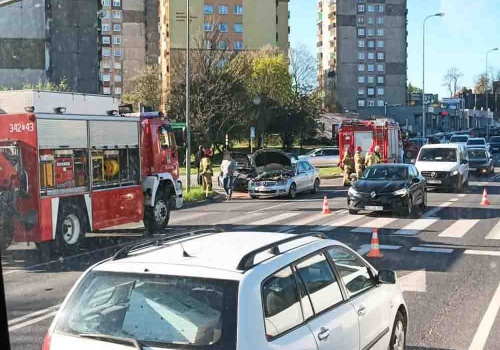 Zielona Góra. Zderzenie Mercedesa i Volkswagena. Policjanci wskazali i ukarali winnego