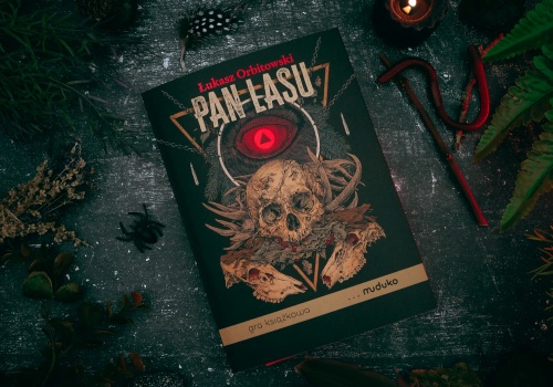 Orbitowski wraca do horroru i oddaje Ci stery. Nowa gra książkowa „Pan lasu”